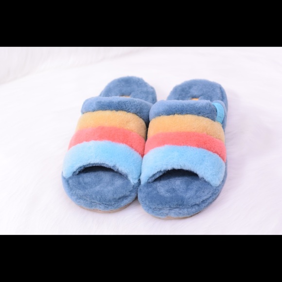 UGG
FLUFF YOU STRIPES - Picture 3 of 8